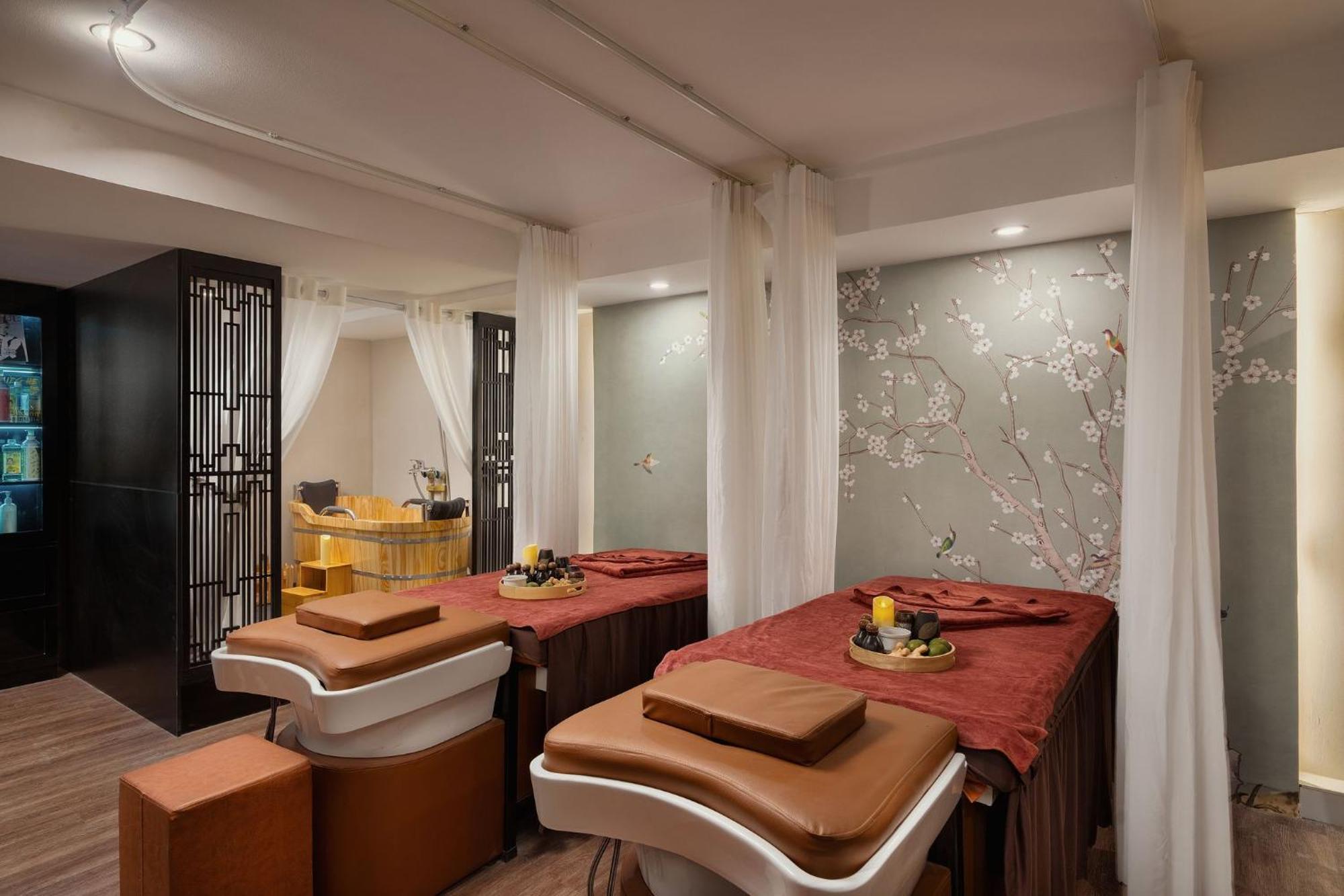 Amara Hanoi Hotel And Spa Exterior photo